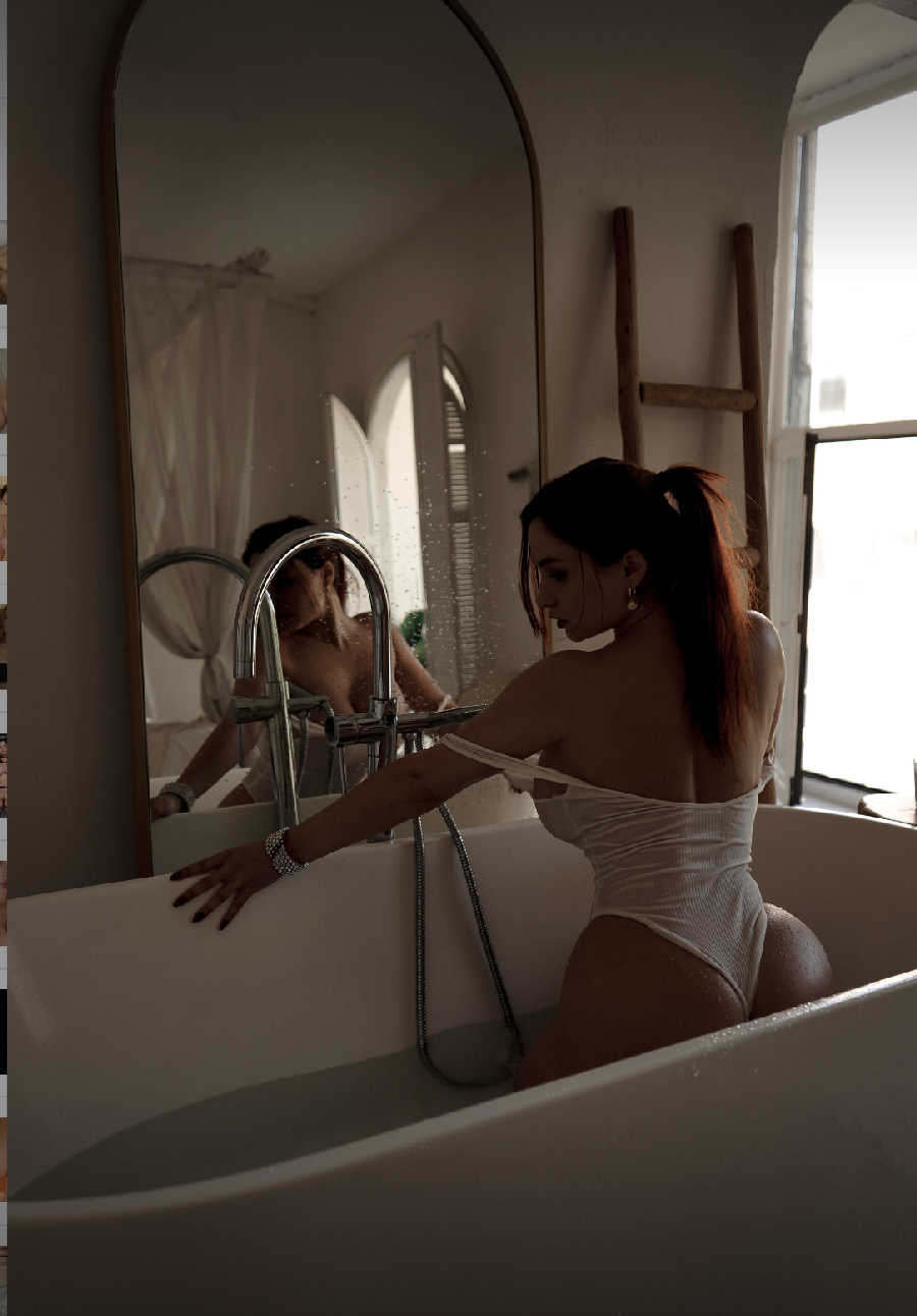 A playful frame from Miranda Faith nude — online in Huayan