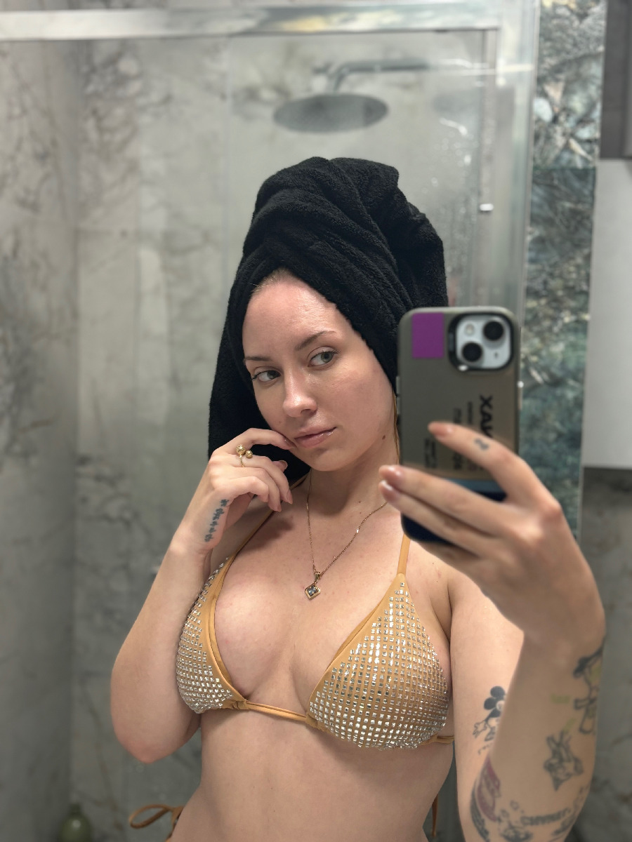 Nude girl KateV in Huayan