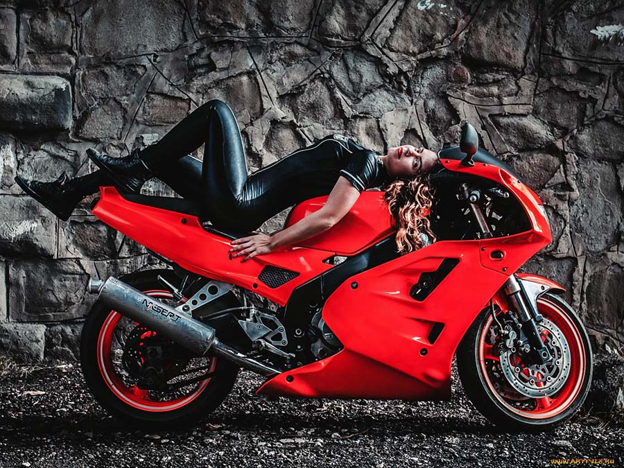 Beautiful girl Beautiful girls and motorcycles in Huayan