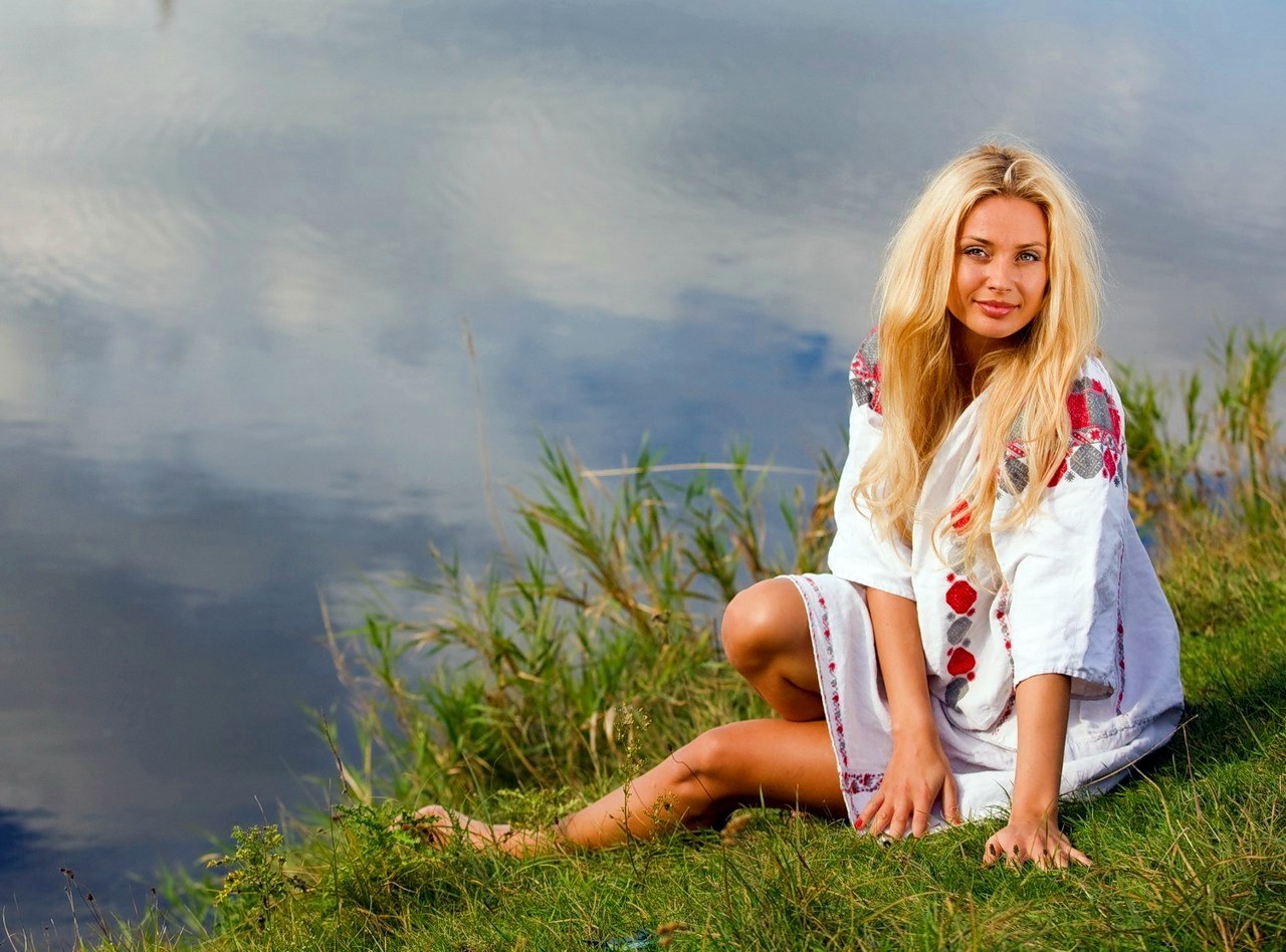 Sexy girl Slavic girls in Huayan