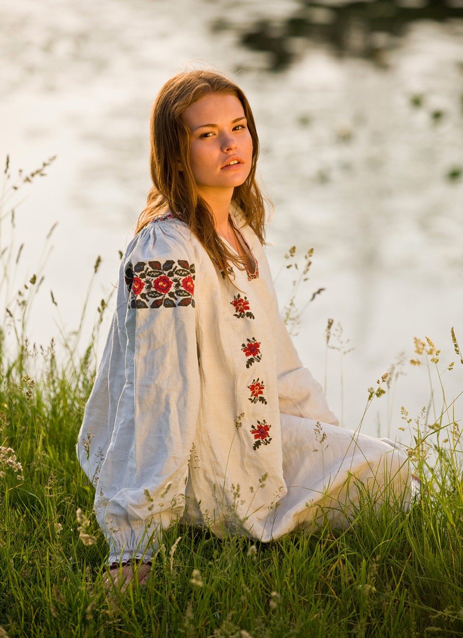 Beautiful girl Slavic girls in Huayan