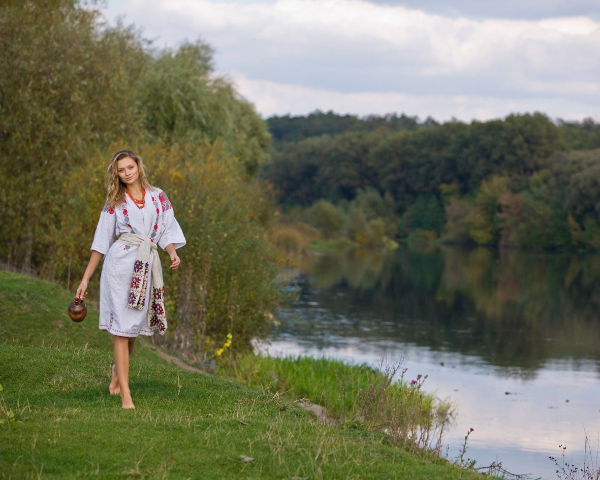 Nude girl Slavic women in Huayan