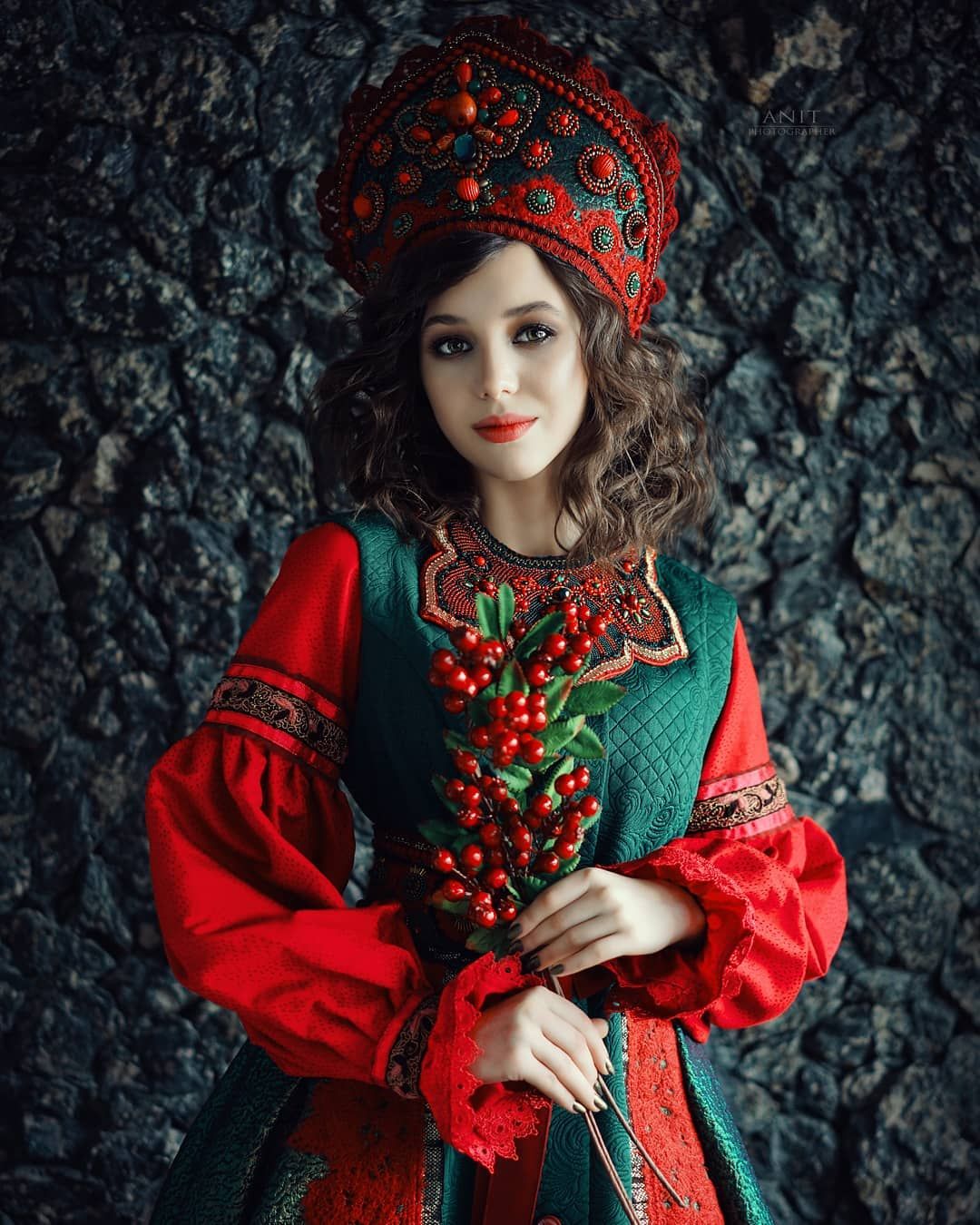 Nude girl Women in Slavic costumes in Huayan