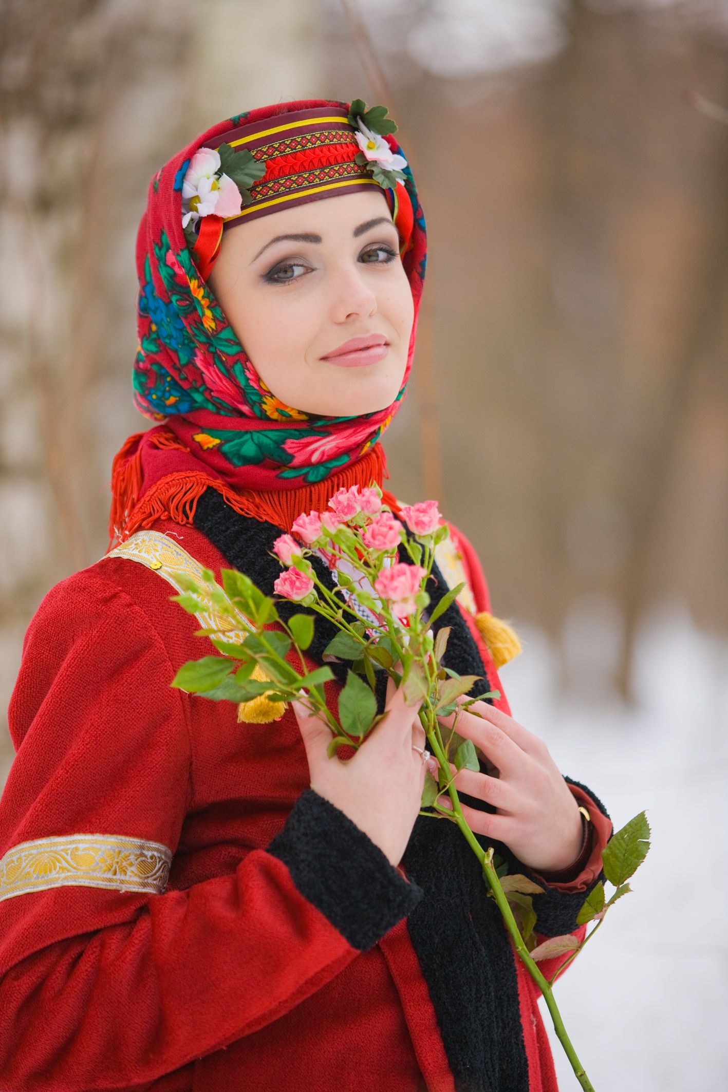Sexy girl Girls in Slavic costumes in Huayan
