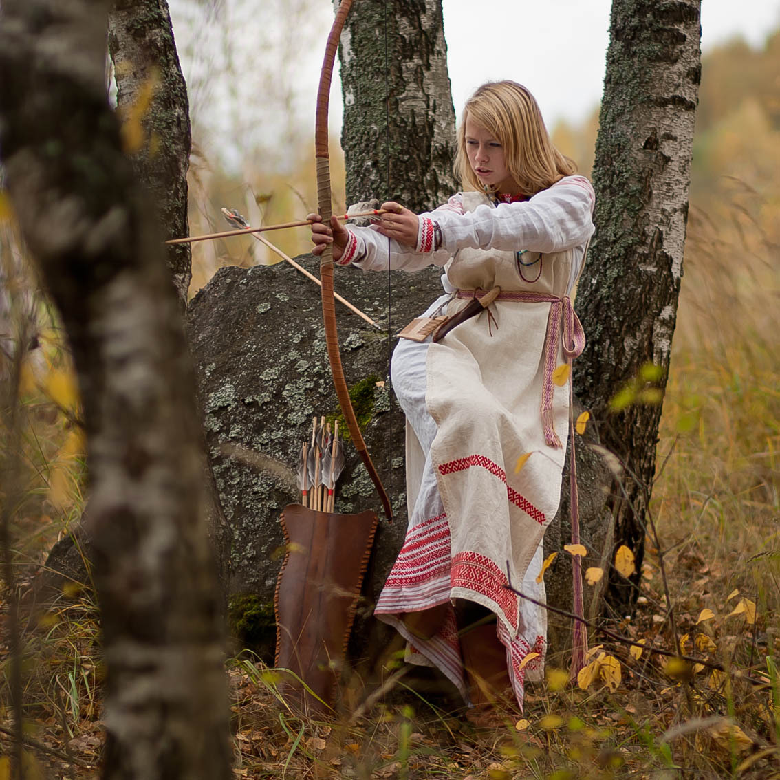 Sexy photo Girls in Slavic costumes in Huayan