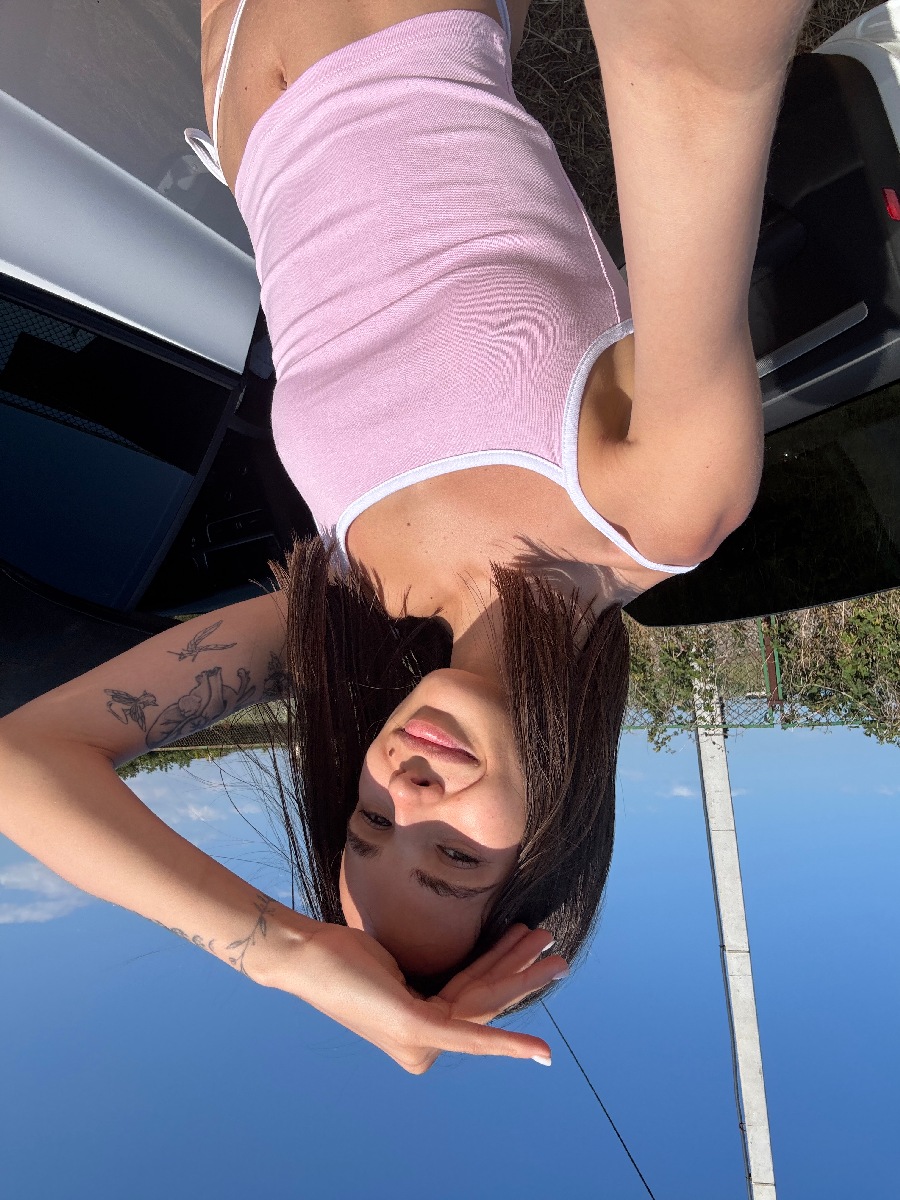 Sexy model Tina in Huayan